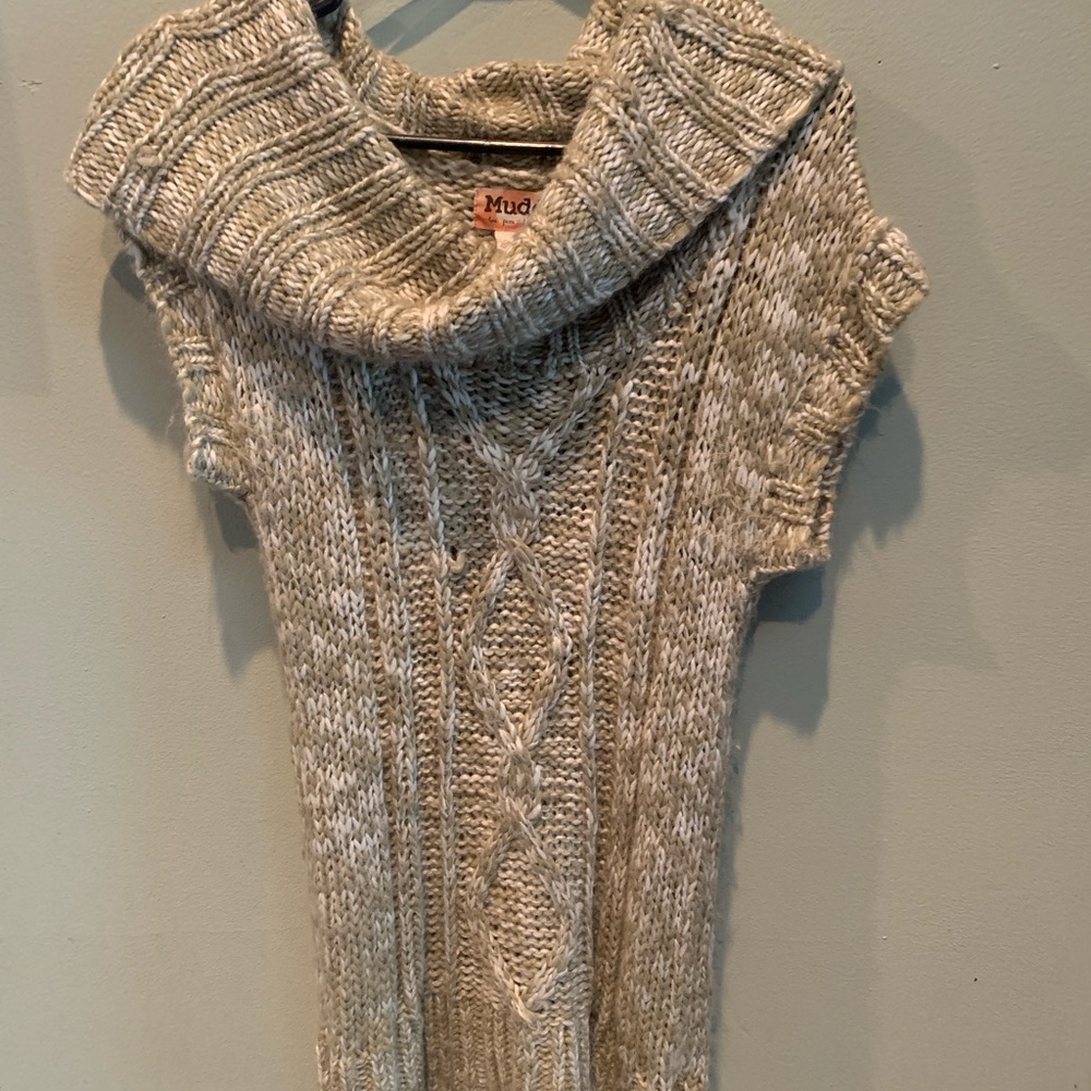 Mudd sweater size l